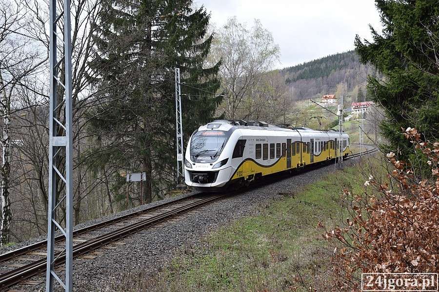 Wstrzymany ruch pociągów do Szklarskiej Poręby