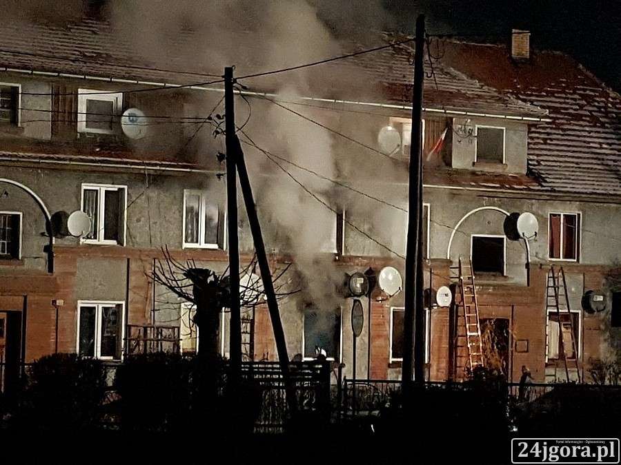 Jest akt oskarżenia przeciwko matce trójki dzieci które zginęły w pożarze