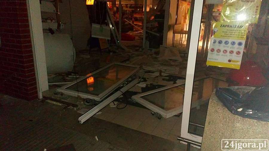 Złodzieje wysadzili bankomat w Świeradowie Zdroju