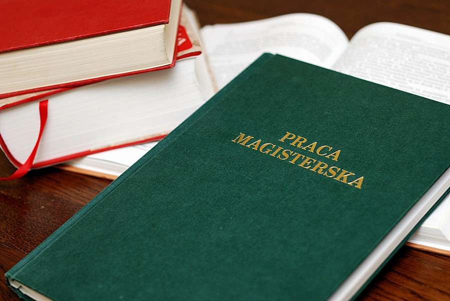Praca ważniejsza od wykształcenia