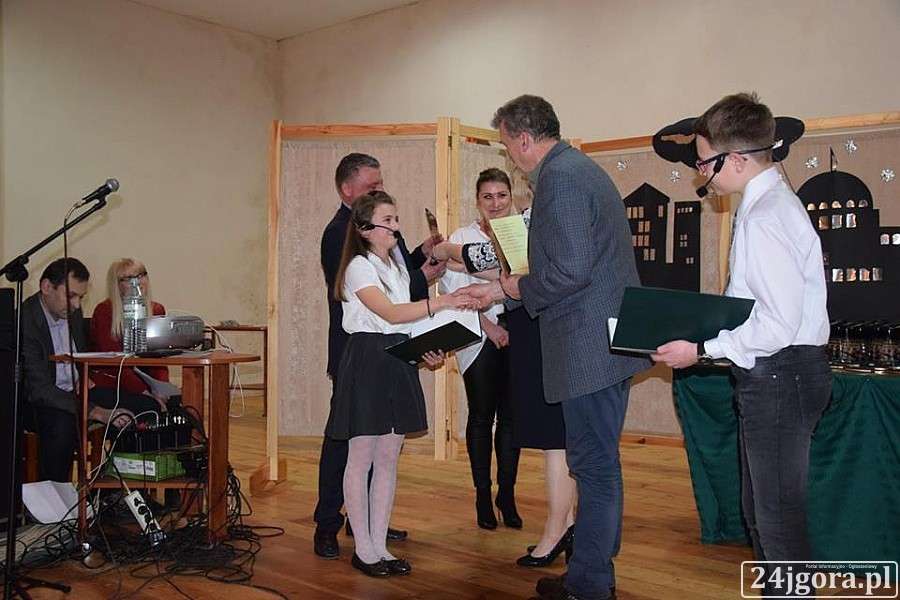 Piechowice : Primus Inter Pares. Nagrody dla najzdolniejszych uczniów