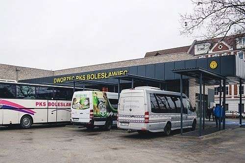 Nawet dyrektor PKS-u nie wiedział, że autobus nie jeździ a podróżni marzną