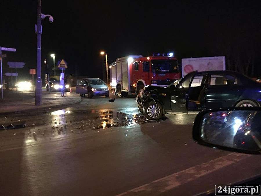 Zderzenie dwóch samochodów w Cieplicach
