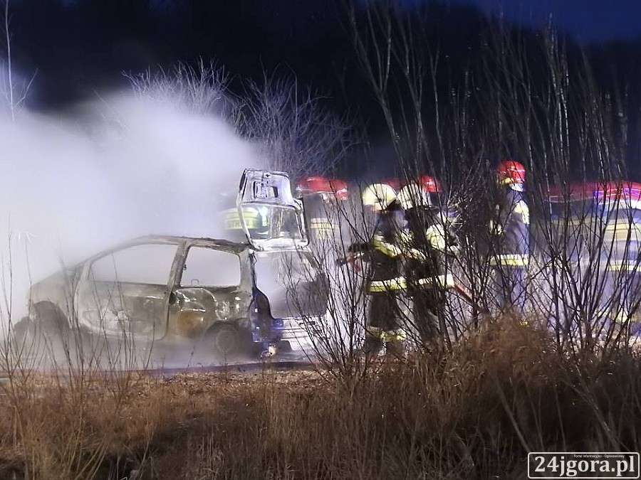 Pożar auta na DK 30
