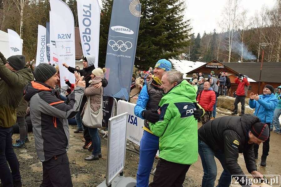 Olimpijskie złoto dla Kamila Stocha. Eksplozja radości w Strefie Kibica w Karpaczu