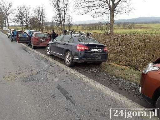 Kolizja 5 aut. Tłoczno na drogach 