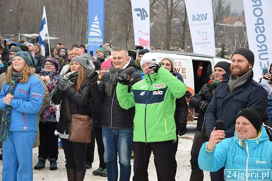 Strefa Kibica w Karpaczu. Tłum fanów dopingował skoczków