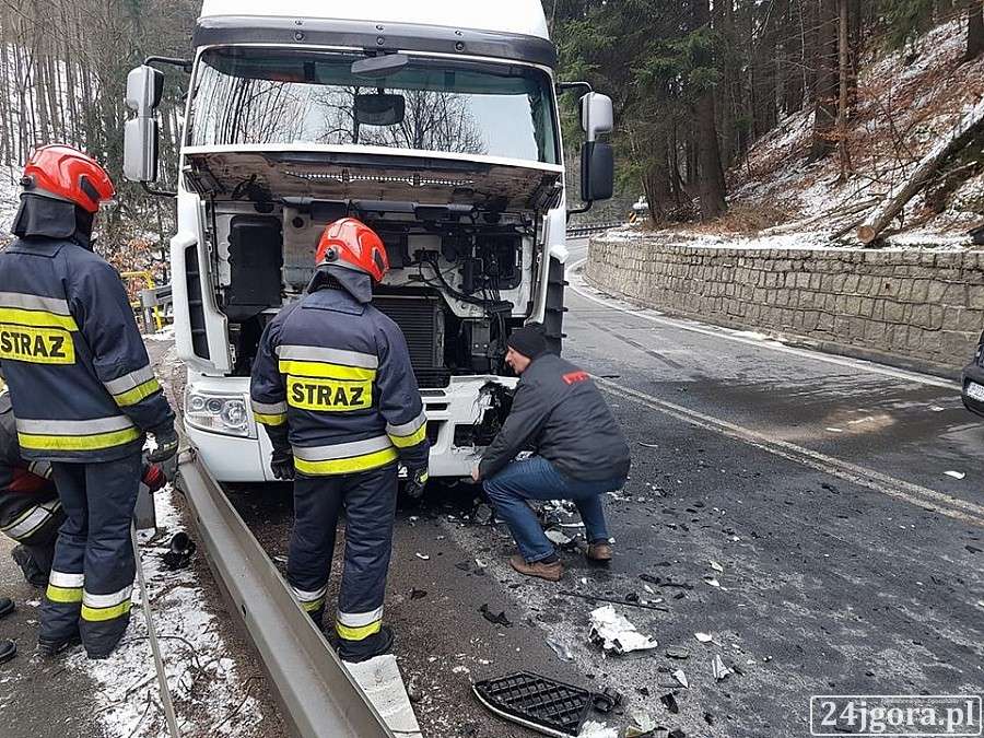 Czołowe zderzenie pod Szklarską Porębą