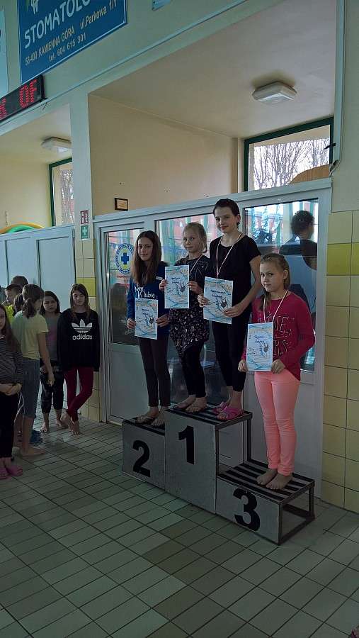 Dziewczęta z SP11 najlepsze w strefie jeleniogórskiej