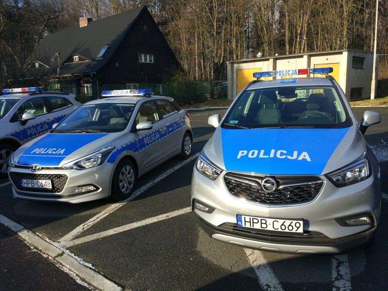 Nowe radiowozy dla jeleniogórskiej policji.