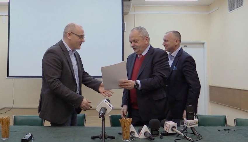Prezydent umorzył pół miliona podatku od jeleniogórskiego szpitala (VIDEO)