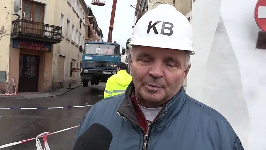 Trwa rozbiórka kamienicy zawalonej po wybuchu gazu w Mirsku