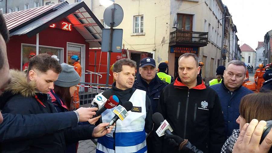 Podsumowanie akcji ratunkowej po zawaleniu kamienicy w Mirsku