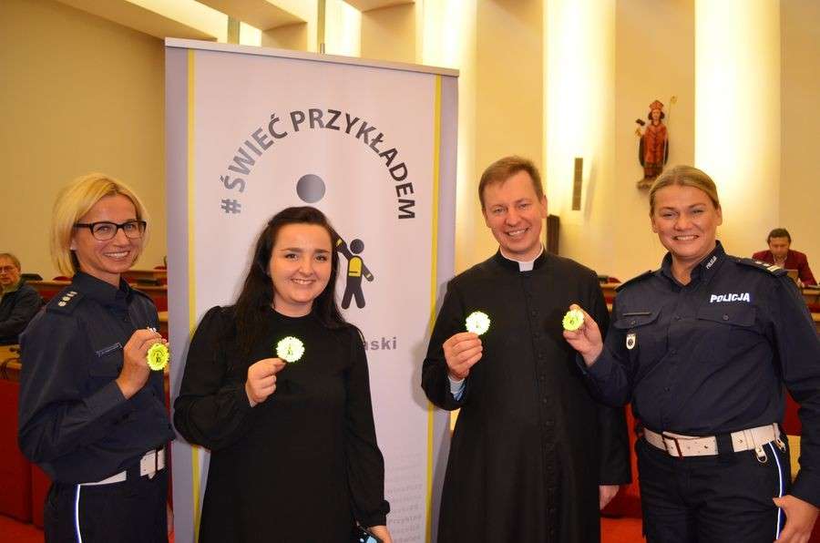 Załóż odblask i świeć przykładem!