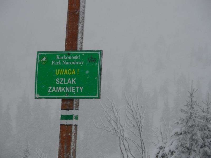 UWAGA! Zamknięto niebieski szlak!