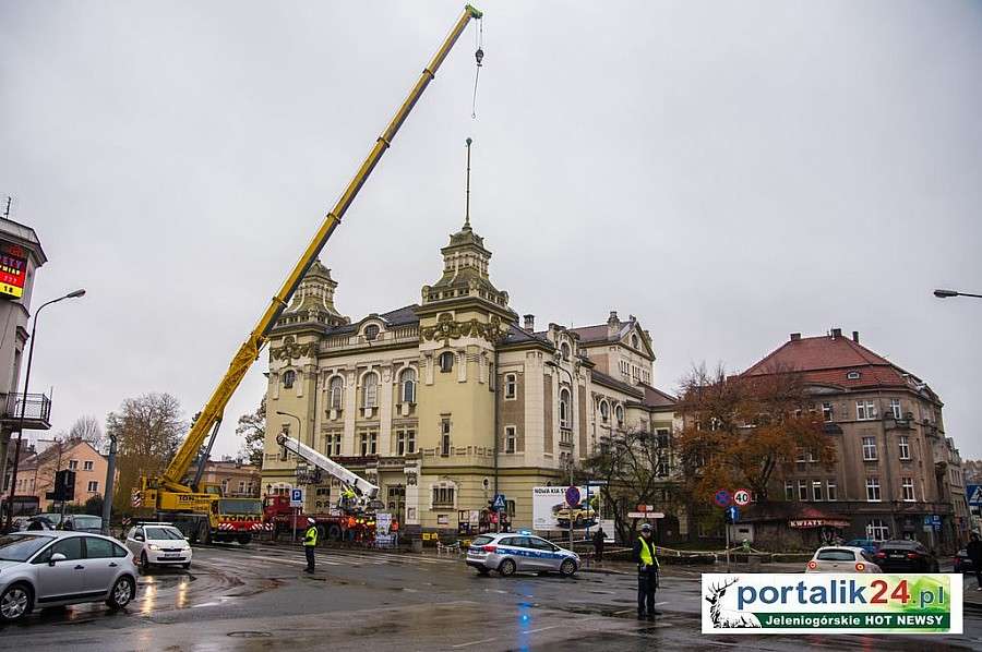 Ostrzelana i skorodowana iglica ściągnięta