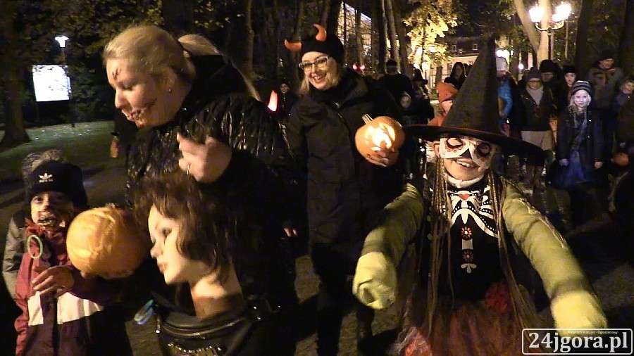 Jeleniogórzanie (i nie tylko) ruszyli w Halloweenowym Pochodzie (VIDEO)