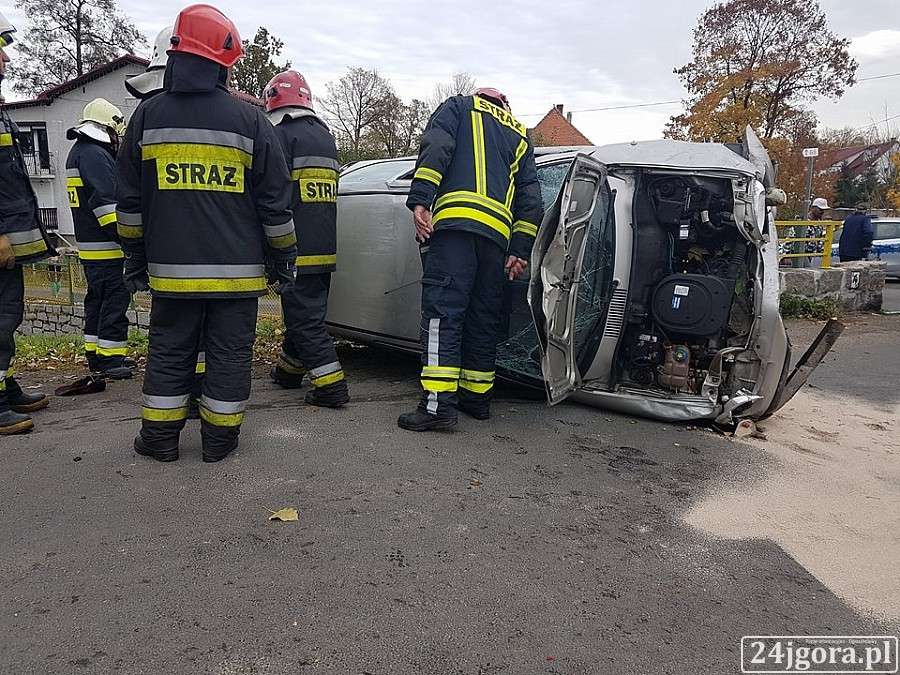 Wypadek w Starej Kamienicy. Kierowca w ciężkim stanie 