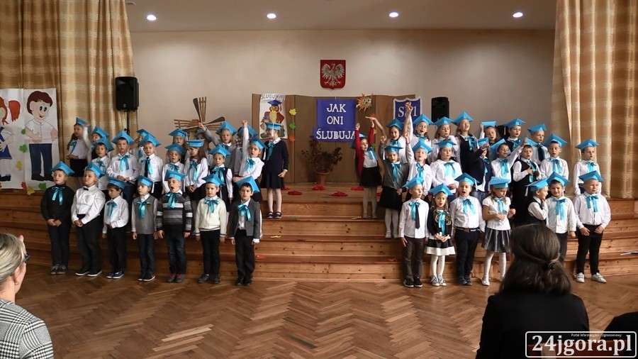 Pasowanie na ucznia w piechowickiej SP 1 