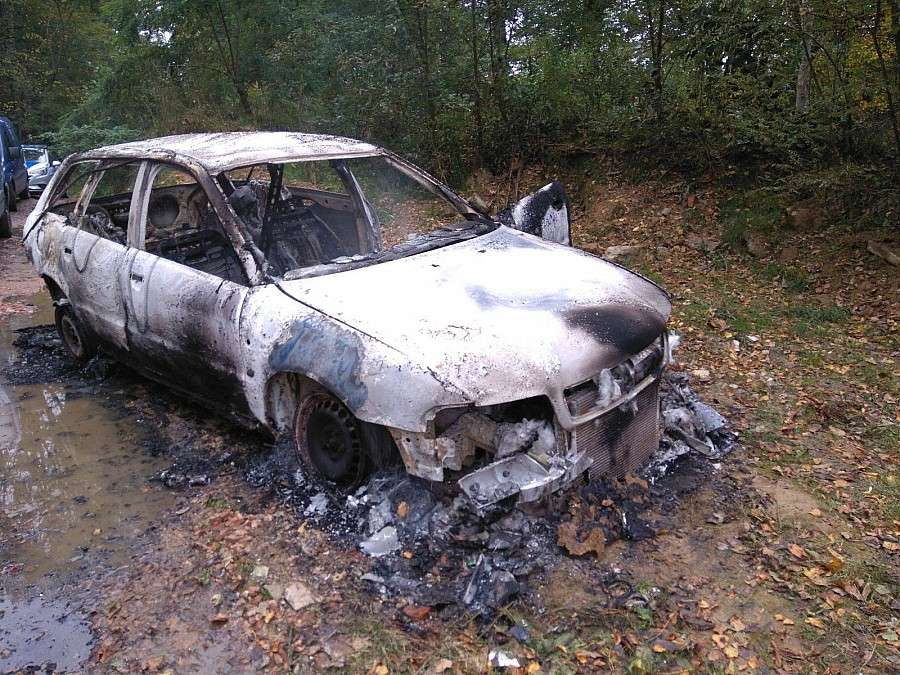 Zatrzymany sprawca kradzieży i spalenia Audi A4