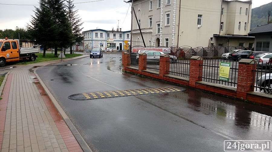 Nowe progi zwalniające w Piechowicach