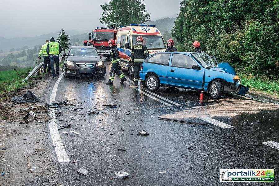 Droga na Kapelę znowu groźna i... śliska