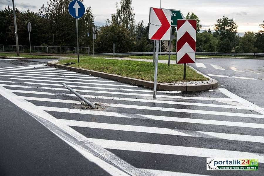 Wjechała pod prąd.