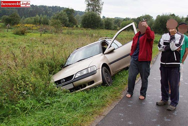 Pijany kierowca uderzył policjanta