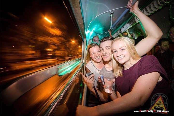 Nowy trend na wieczory kawalerskie - impreza w tramwaju