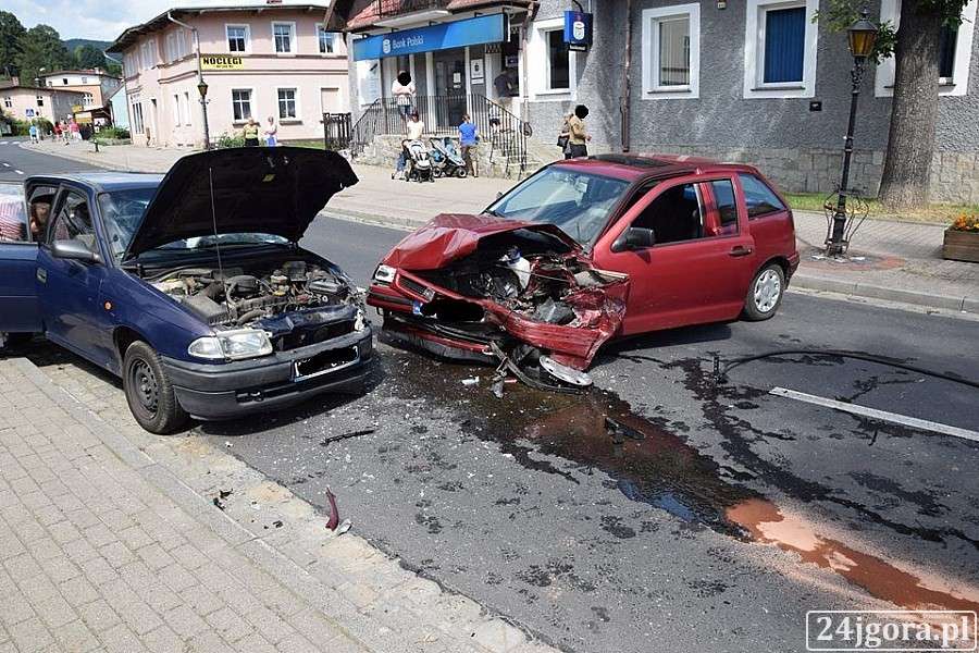 Czołowe zderzenie w Piechowicach