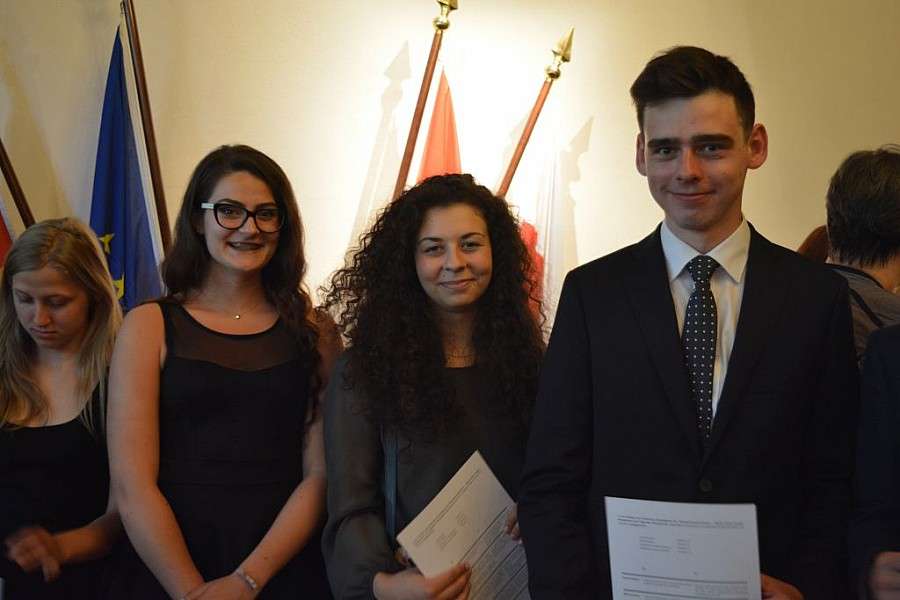 Uczniowie z Jeleniej Góry otrzymali prestiżowe certyfikaty