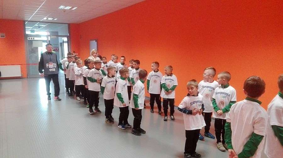 Dziecięca eskorta z Piechowic na meczu ekstraklasy