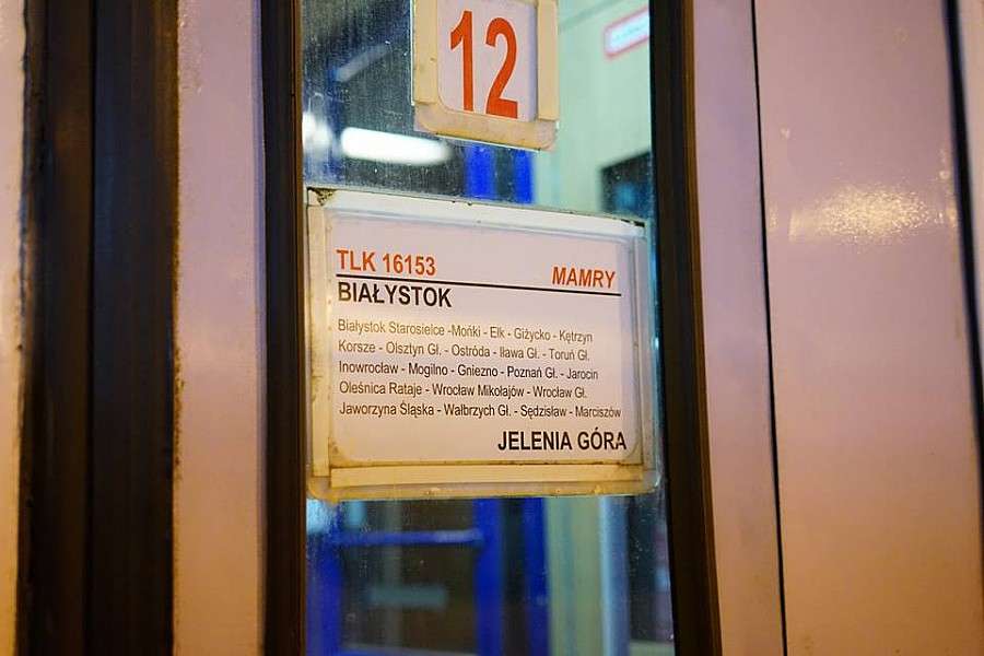 Zlikwidują pociąg z Jeleniej Góry na Mazury!