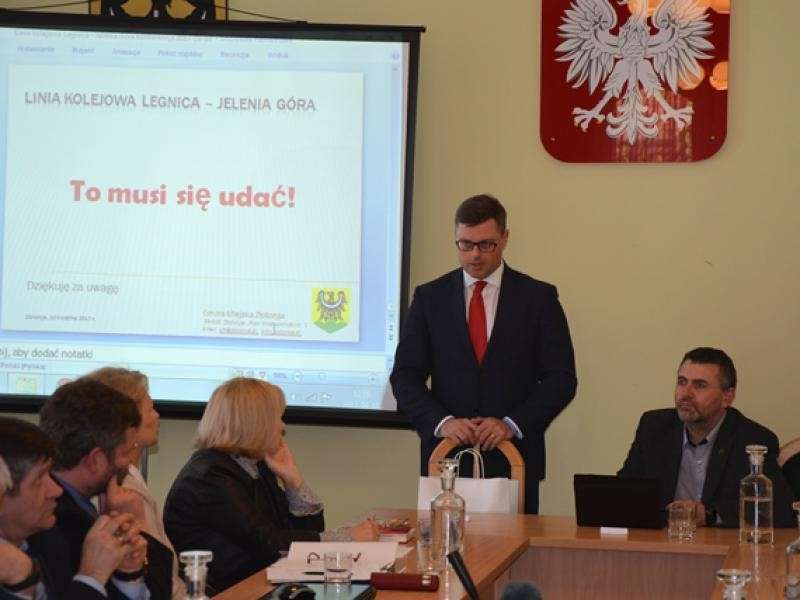Pociągi lepsze niż autostrada?