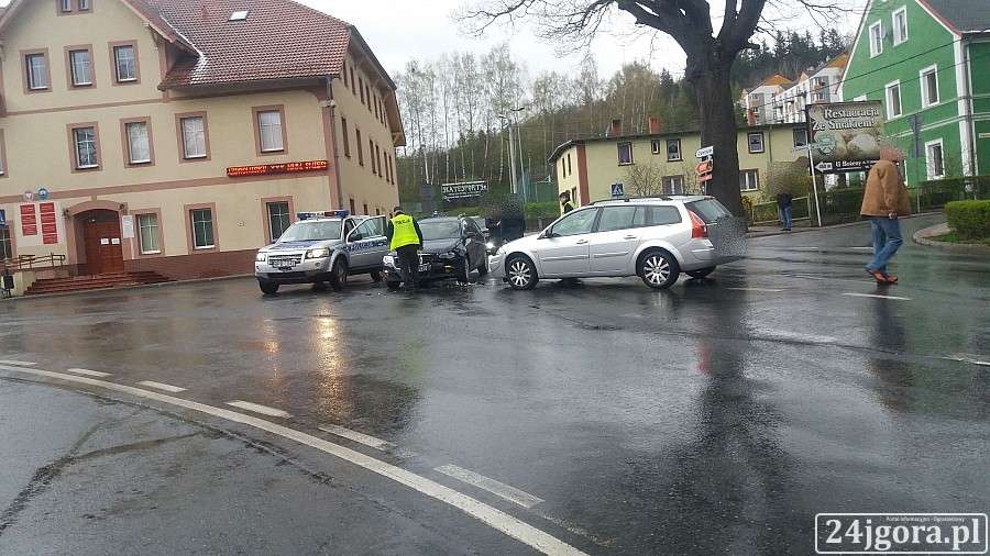 Kolizja na skrzyżowaniu  w Świeradowie-Zdroju