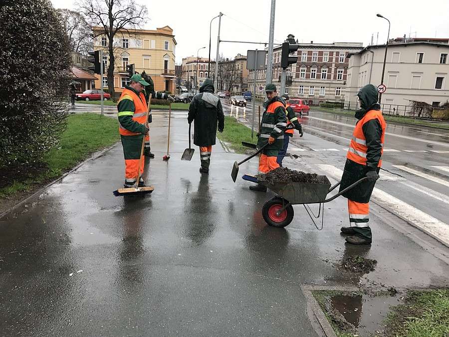 Sprzątanie po zimie