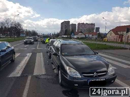 Zderzenie dwóch aut na Zabobrzu