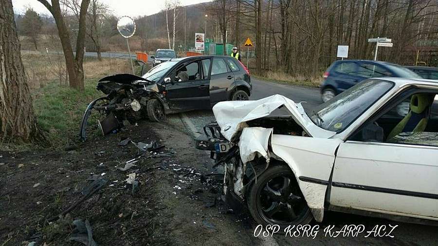 Wypadek w Kowarach. Trzy osoby w szpitalu.