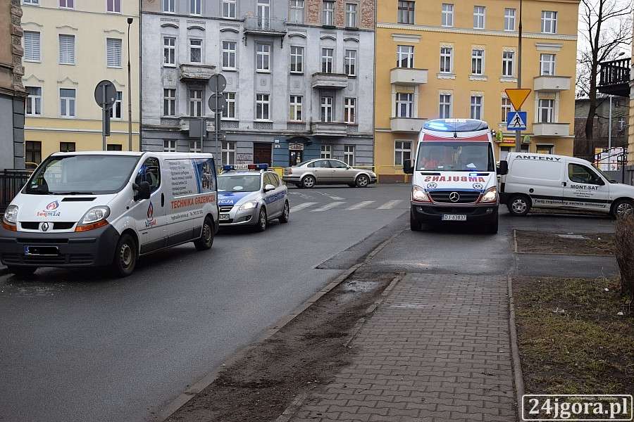 Potrącenie kobiety na ulicy Wolności. Sprawca uciekł.