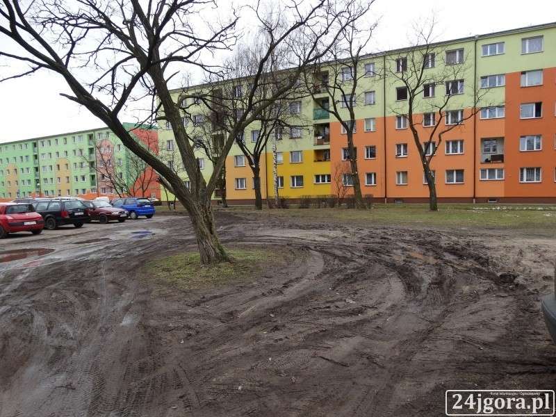 Zaorali plac na Różyckiego
