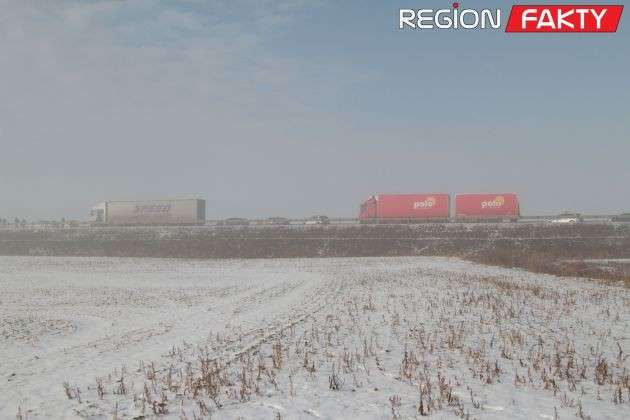 24 rozbite auta w karambolu między Świdnicą a A4. Są ranni 