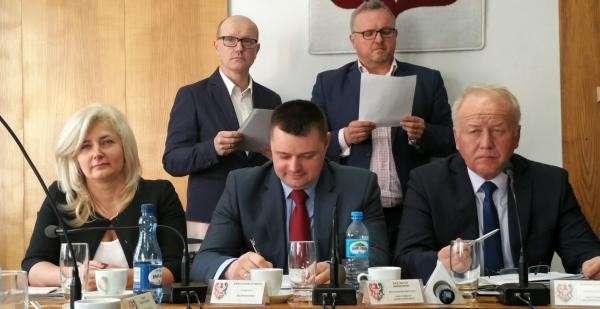 Kolejna nieudana próba odwołania starosty jeleniogórskiego