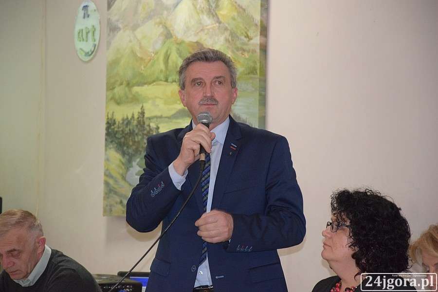 Ile szkół podstawowych będzie w Piechowicach?