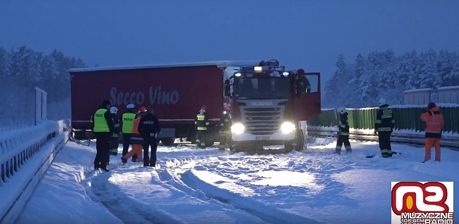 Zderzenie trzech ciężarówek na A4