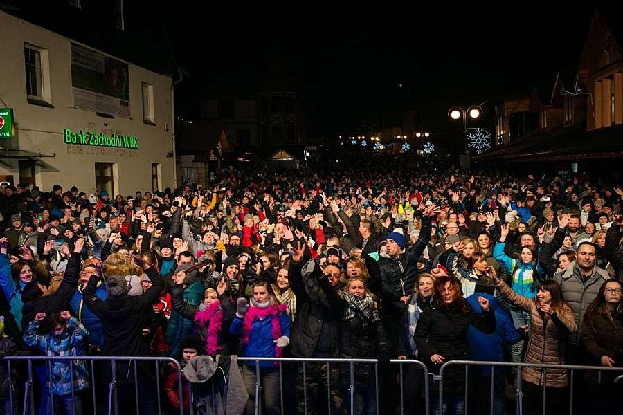 Tłumy na powitaniu Nowego Roku w Karpaczu