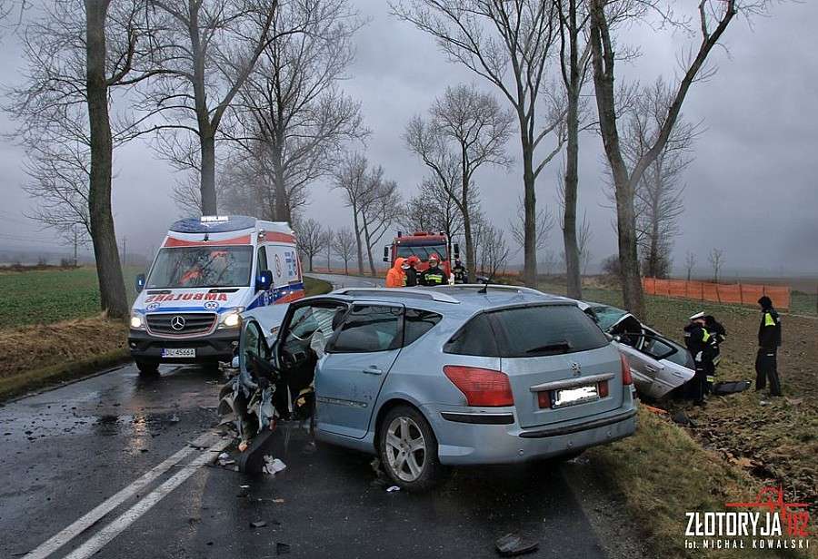 Czołowe zderzenie na drodze Złotoryja - Legnica