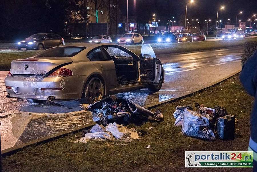 SPŁONĘŁO BMW NA AL. JANA PAWŁA II