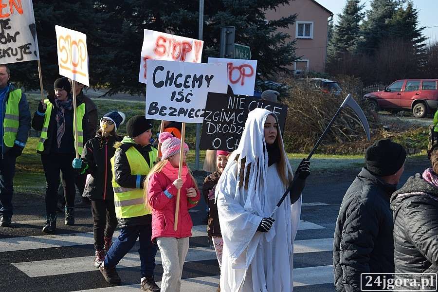 Protest w Chmieleniu. Mieszkańcy blokowali drogę krajową 