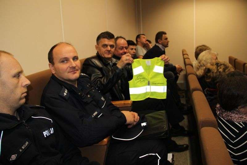 Bezpieczny - Widoczny. Postaw na odblask - debata społeczna.