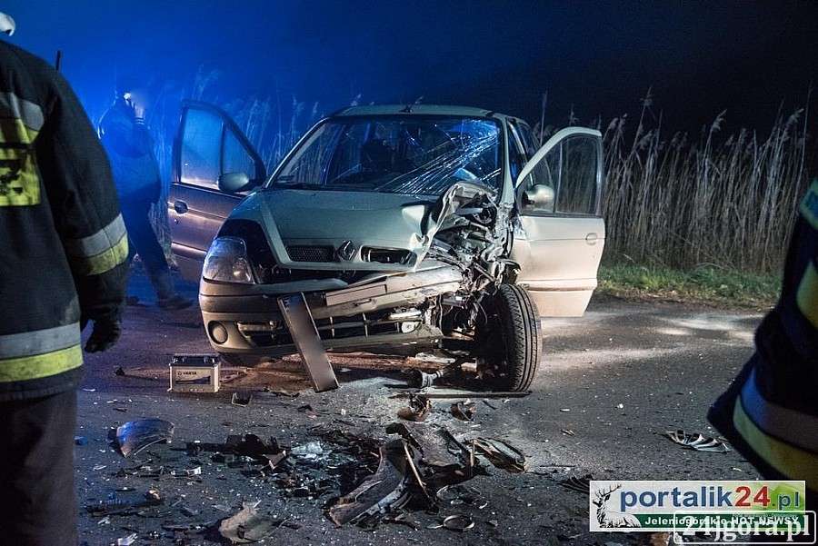 Zderzenie dwóch samochodów na Sudeckiej